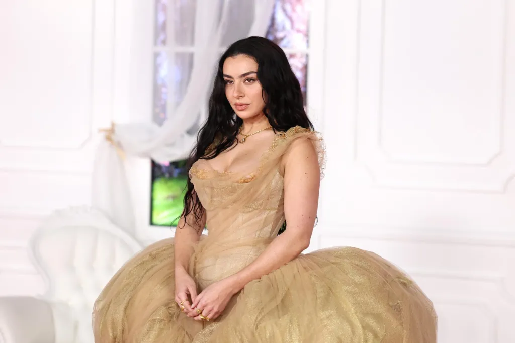 Charli XCX Reacts to Dave Grohl’s Viral ‘Apple’ Dance